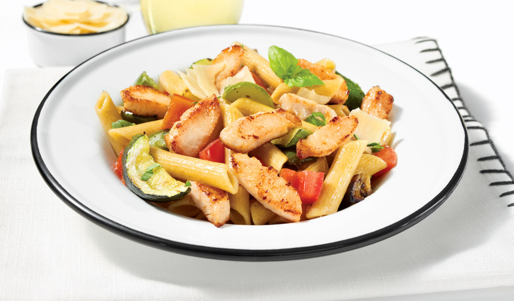 Olymel wheat penne with chicken and grilled vegetables